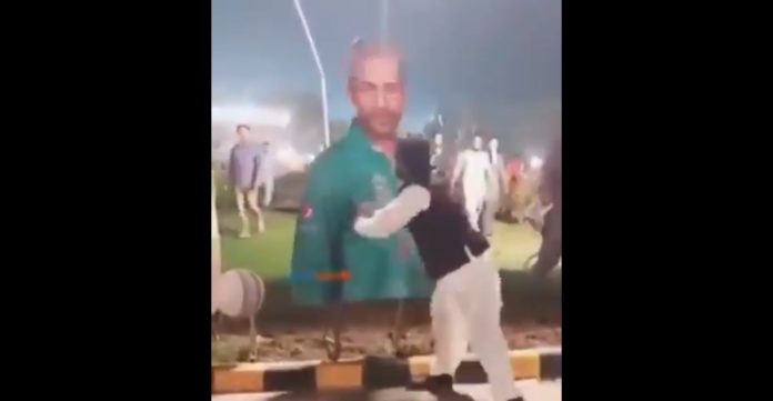 Angry Pakistani Fan Disfigures The Cut-Out Of Sarfaraz Ahmed