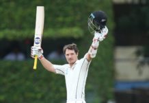 New Zealand tighten their clutches on England, Watling and Santner perform magnificently New-Zealand tighten their clutches upon England, Watling double, Santner outstanding performance