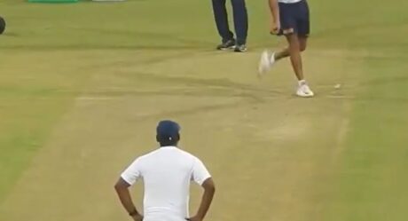 India vs Bangladesh: Watch Ravichandran Ashwin Imitating Sanath Jayasuriya’s Bowling Action With Pink Ball
