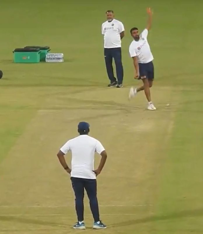 India vs Bangladesh: Watch Ravichandran Ashwin Imitating Sanath Jayasuriya Bowling Action In Pink Ball