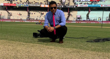 Sanjay Manjrekar Says, “Love My Job” ; Fans Come Up With Hilarious Memes in Twitter