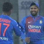 Mohammad Azharuddin Talks With Rohit Sharma And Rishabh Pant Before 1st T20I