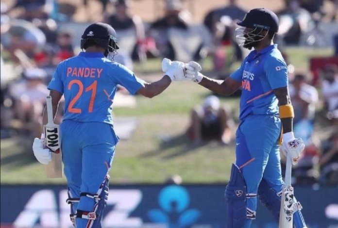 KL Rahul and Manish Pandey communicate in Kannada In 3rd ODI Match