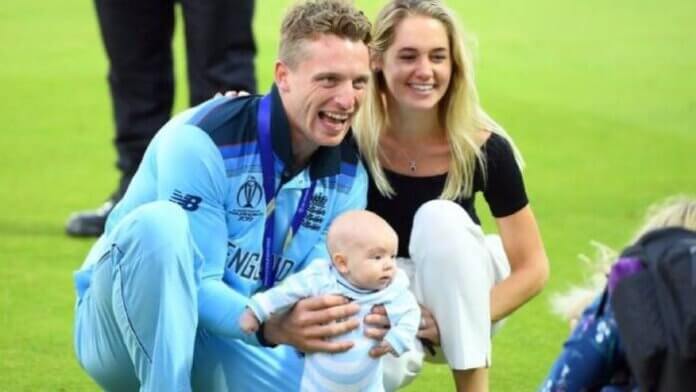 Jos Buttler along with his daughter
