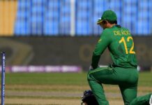 Quinton De Kock Takes A Knee Prior To The Sri Lanka Match Quinton de Kock