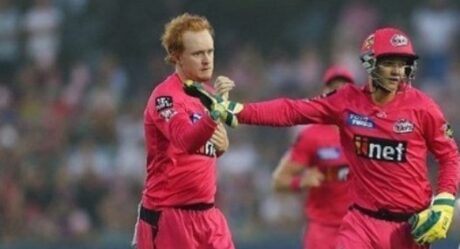 BBL 2021-22: Sixers Beat Strikers By 4 Wickets