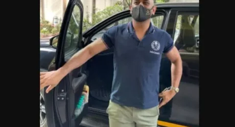 Is MS Dhoni 1st Player to arrive for IPL 2022 Practice session ?