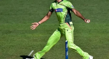 Who are the Top 10 Tallest Bowlers In the World?
