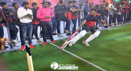 IPL 2022: RCB fans set a world record for the most runs between the wickets in one hour.