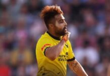 Mohammad Amir performs the ‘Pushpa’ celebrations during Gloucestershire’s match against Somerset Mohammed Amir celebrates