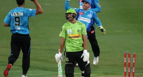 Adelaide Strikers remain on top with 6-wicket win over Sydney Thunder