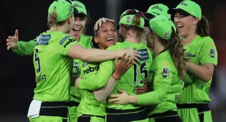 ST-W vs HB-W Match Highlights: Knight’s Brilliance Guides Sydney Thunder to Victory Over Hobart