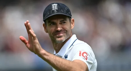 James Anderson to play under MS Dhoni in IPL?