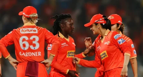 Gardner and Dottin Star as Gujarat Giants Beat UP Warriorz in Comfortable Chase