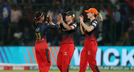 WPL 2025: RCB’s fighting spirit ends Mumbai’s table-topping hopes 