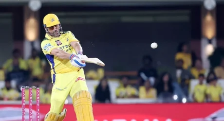 Why MS Dhoni Batted Lower in CSK’s IPL 2025 Loss to RCB: Fans Question the Strategy