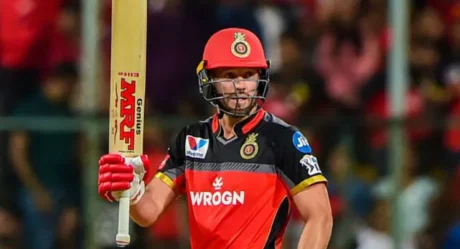 Top 5 Death-Over Specialists in IPL with Highest Last-Over Strike Rate