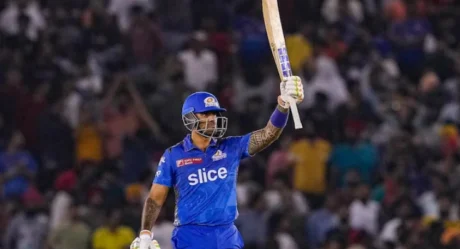 MI ride on SKY’s fireworks to reach 184/6 