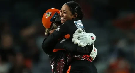 Brisbane Heat Women vs Perth Scorchers Women – Mooney’s Century Seals Scorchers’ First WBBL 2025 Win
