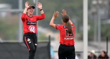 Melbourne Stars Women Edge Out Renegades in Thrilling WBBL Derby Clash