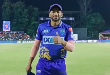 Bad News for Shah Rukh Khan’s KKR as ₹9.2 Crore Buy May Miss IPL 2026 Matches Shah Rukh Khan watching KKR match during IPL 2026 with player injury concern