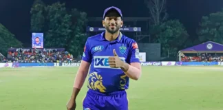 Bad News for Shah Rukh Khan’s KKR as ₹9.2 Crore Buy May Miss IPL 2026 Matches Shah Rukh Khan watching KKR match during IPL 2026 with player injury concern