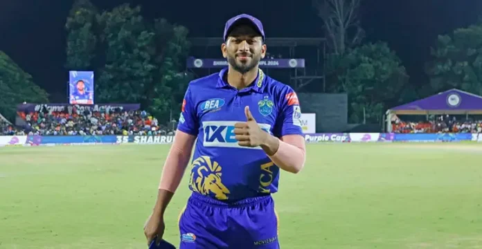 Shah Rukh Khan watching KKR match during IPL 2026 with player injury concern