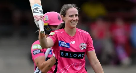Ellyse Perry Creates History: 5000 WBBL Runs and a Match-Winning Ton as Sixers Seal Playoff Spot