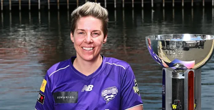 Elyse Villani retirement celebration with Hobart Hurricanes in WBBL