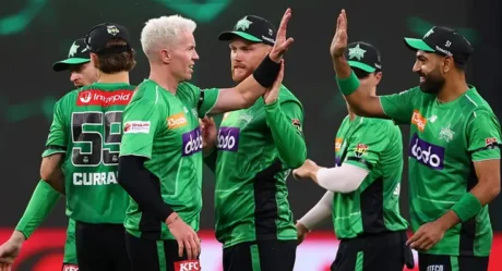 Stoinis Stars as Melbourne Cruise Past Hurricanes in BBL Thriller