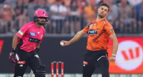 Perth Scorchers Outclass Sydney Sixers in Rain-Hit BBL Opener